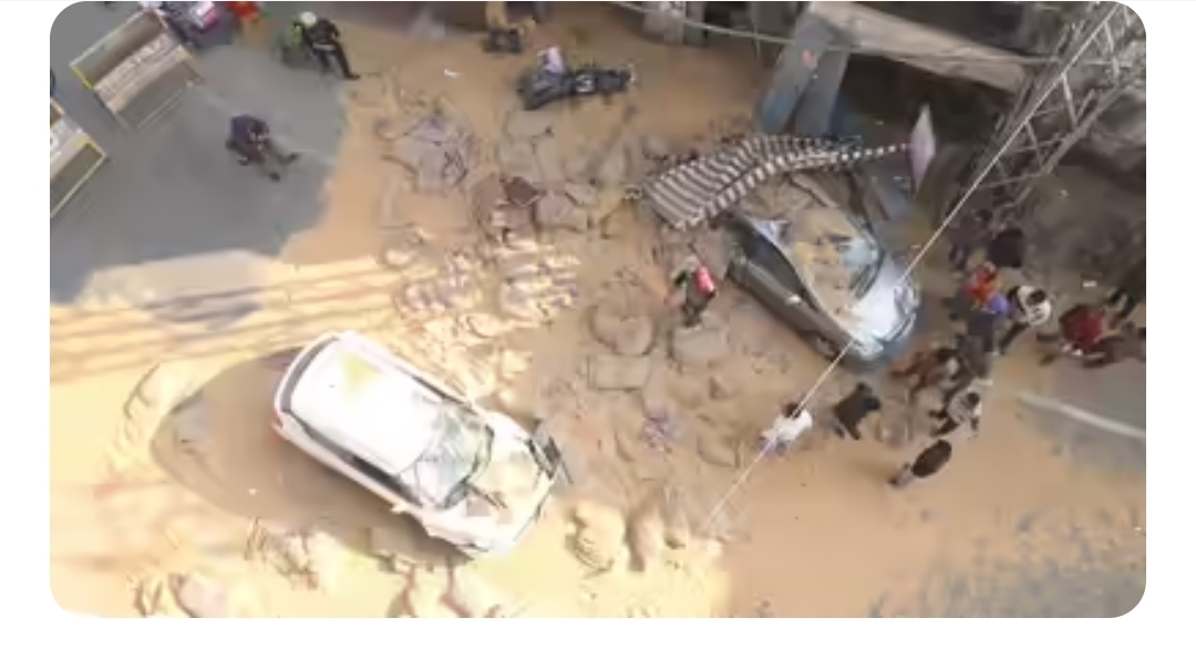 Ludhiana chaos: Overloaded truck topples, wheat sacks fall from flyover; vehicles damaged, 2 injured