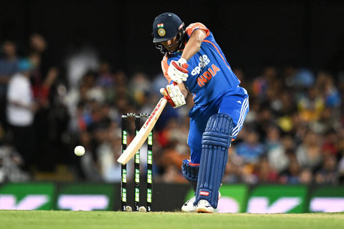India clinches 2-1 T20 series victory over Australia after another washout