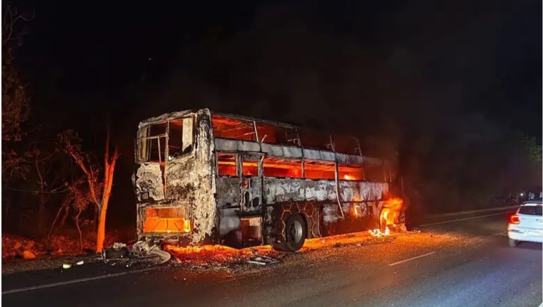 Driver’s quick action saves 36 as Hyderabad-Kakinada bus catches fire
