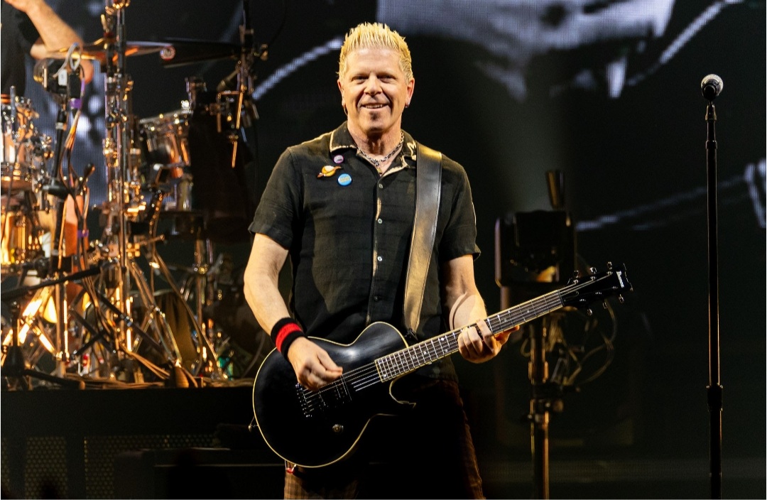 HAPPY BIRTHDAY TO DEXTER HOLLAND