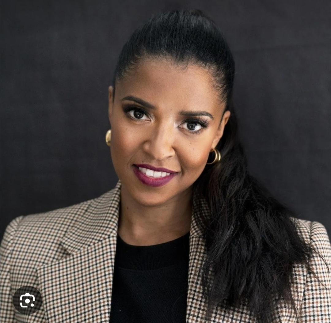 HAPPY BIRTHDAY TO Renée Elise Goldsberry