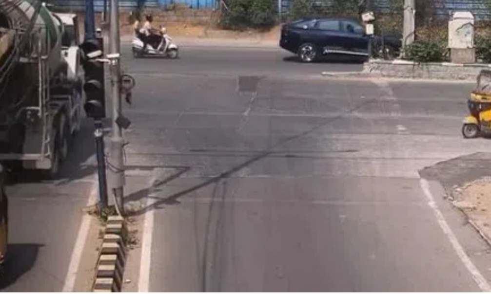 Hyderabad: IIIT Junction flyover works cause major traffic diversions