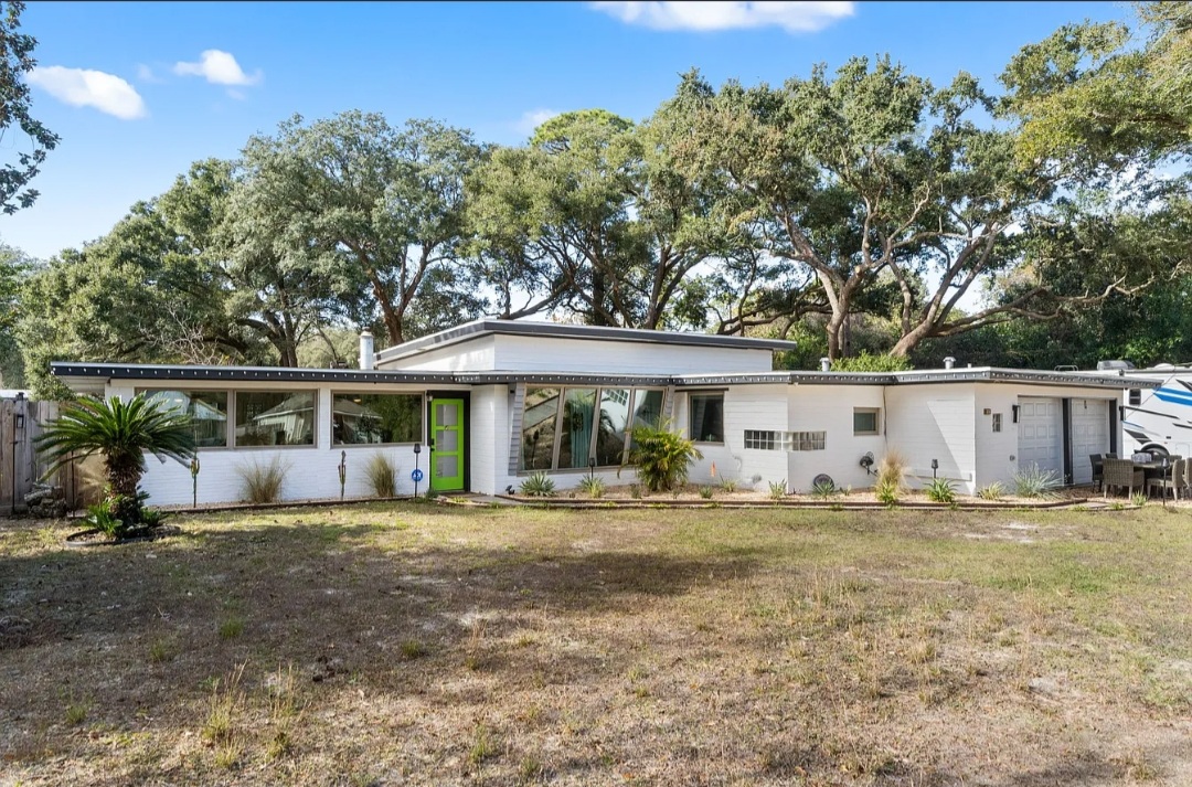 MODERN CHARMING HOMES