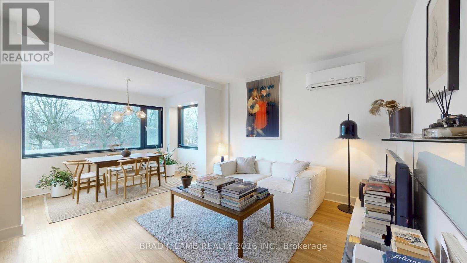 $1,249,000 1558 A DAVENPORT ROAD Toronto (Wychwood), Ontario M6H2J1