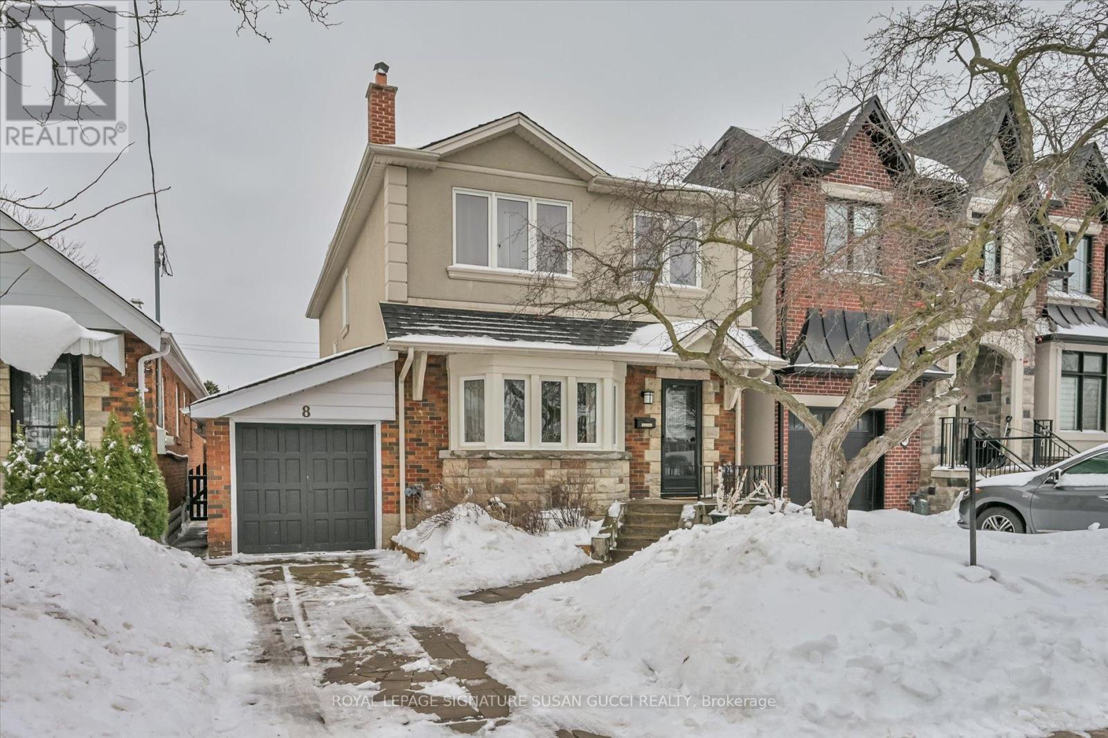 1,399,000 8 FAIRSIDE AVENUE Toronto (Danforth Village-East York), Ontario M4C3G9
