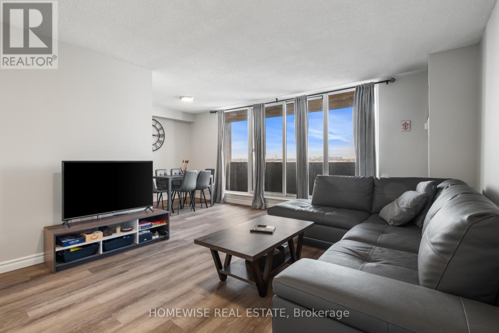 $429,900 909 - 100 PRUDENTIAL DRIVE Toronto (Dorset Park), Ontario M1P4V4