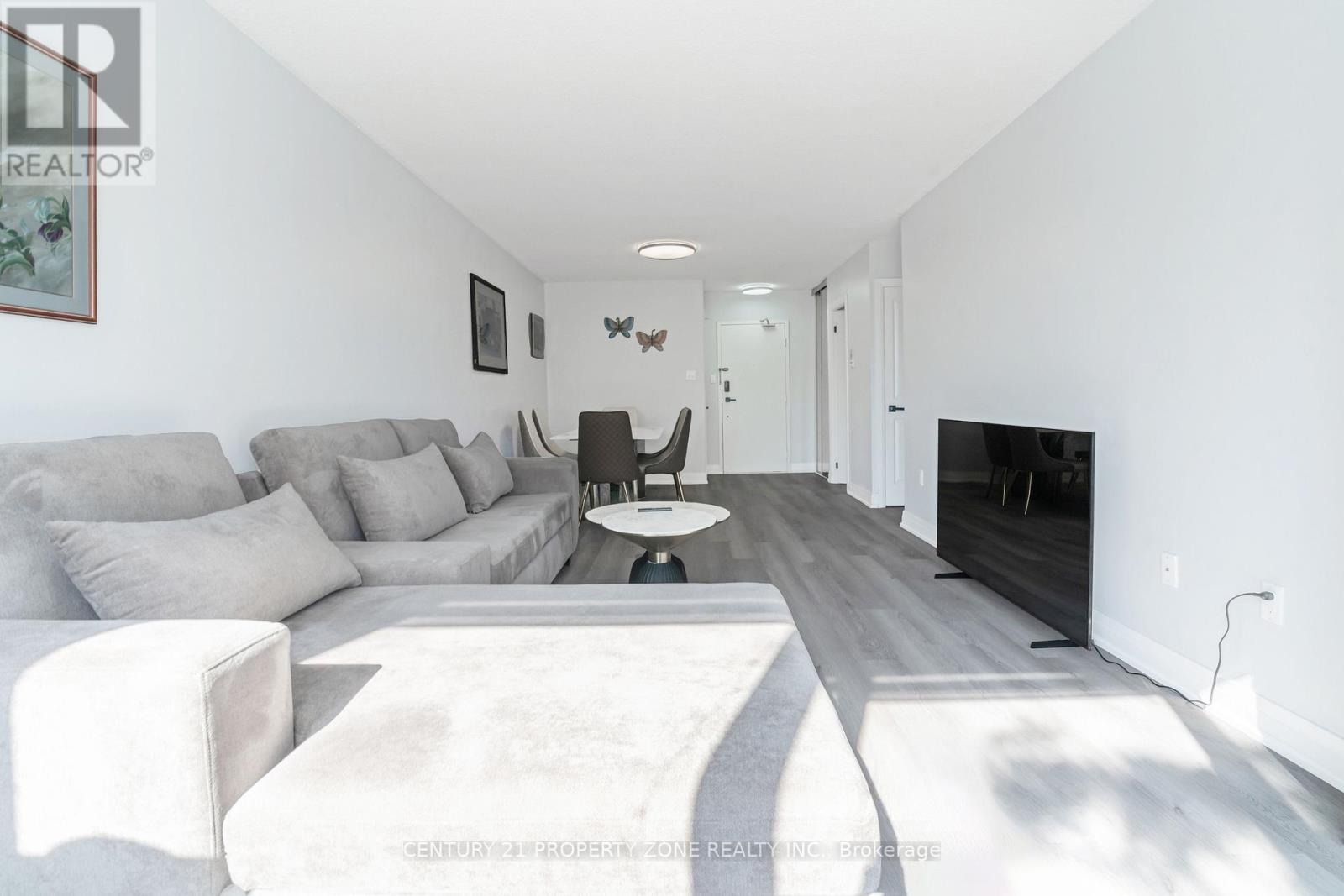 $499,000 209 - 45 SILVER SPRINGS BOULEVARD Toronto (L'Amoreaux), Ontario M1V1R2