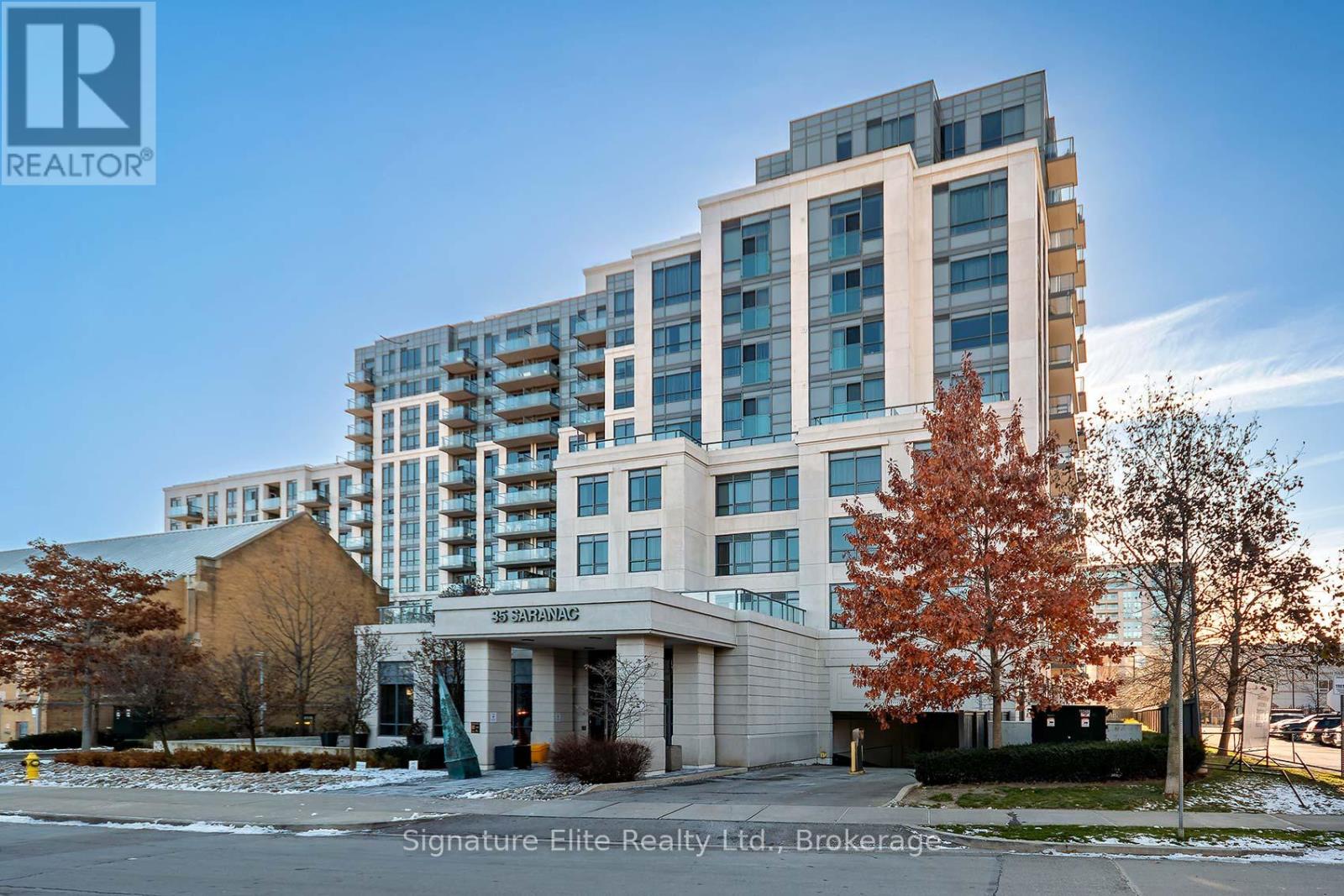 $699,900 304 - 35 SARANAC BOULEVARD Toronto (Englemount-Lawrence), Ontario M6A2G5
